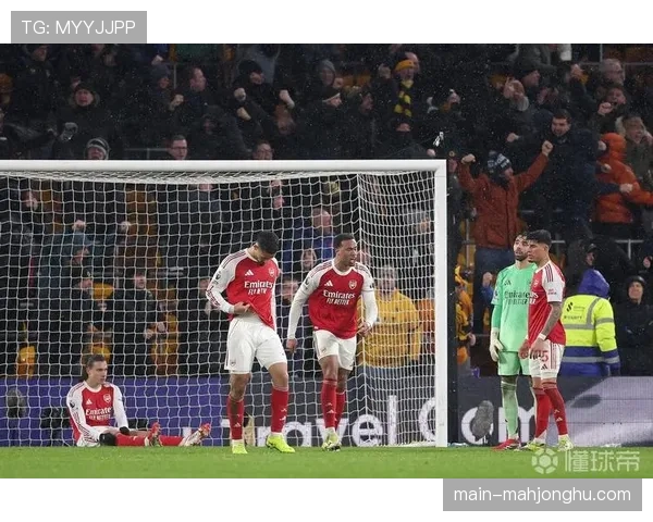 深度报道:英超中下游球队广泛采用5-4-1阵型,三月抢分阶段“摆大巴”成主流趋势 深度报道:英超中下游球队广泛采用5-4-1阵型,三月抢分阶段“摆大巴”成主流趋势