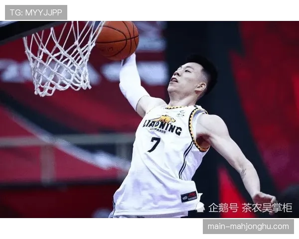 “特写:老将周鹏生涯总得分突破万分大关后的平静与展望” “特写:老将周鹏生涯总得分突破万分大关后的平静与展望”